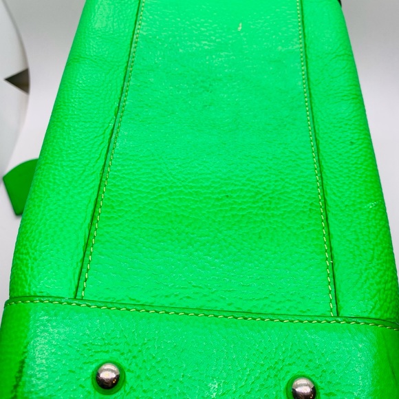 Loewe Green Limited Edition leather bag with handles - Picture 14 of 17